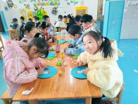 擂鼓镇中心幼儿园：“幼”见小雪  温暖迎冬 
