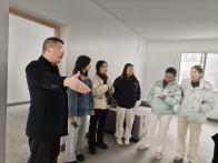 我县举办青年公寓集中看房活动