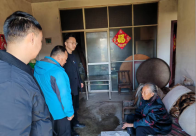 秦古镇：“敲门行动”送温暖  安全过冬唠家常