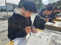 擂鼓中学第九届特色教育汇演圆满完成