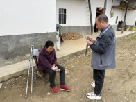 官渡镇：“敲门式”随访   健康服务送到家