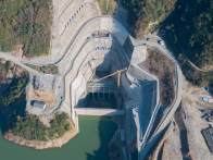 潘口抽蓄电站上水库进（出）水口事故闸门完成吊装