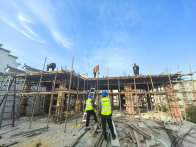 宝丰镇依法拆除违法建设  护航老旧小区改造