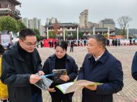 竹山县公共资源交易中心：现场普法宣传  优化招采法治环境