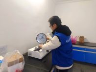 县公检中心：压力表检定“冲刺忙”