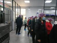 擂鼓镇小学：开展校园食堂家长开放日活动