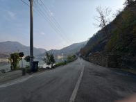 县供电公司：更换隐患电杆 守护群众生命财产安全