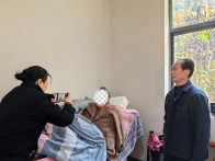 潘口乡：特殊群众身份证将过期 民警上门服务解民忧