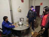 官渡镇：敲门入户保平安