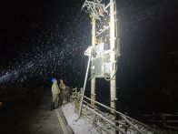 县供电公司迎战冰雪保供电