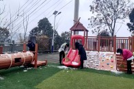 上庸镇中心学校：风雪守平安 暖心护学路