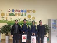 南山五福堂外国语学校：情暖冬日 爱满校园