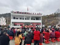 情暖意浓贺腊八 户邻共聚话乡音