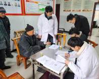 大庙乡：情暖福利院 义诊传爱心