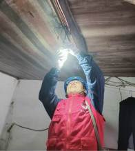 得胜供电所快速为独居老人解决用电故障