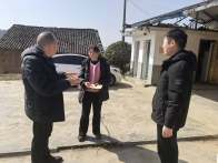 秦古镇开展走访慰问党员活动