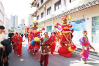 宝丰镇组织参与春节民俗巡游活动