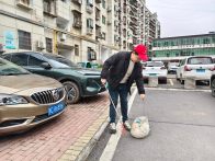 县民政局开展“洁净竹山”周五大扫除志愿服务活动