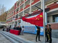 擂鼓中学：沐马年春风  启少年新程