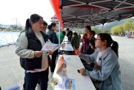 上庸镇：春风行动送岗上门 精准惠及移民群众