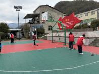 深河乡两道中心小学：学雷锋志愿服务  用行动美化家园