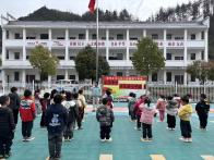 深河乡中心幼儿园：积极学习雷锋   让爱在心中发芽