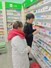 县市场监管局推进适老化便民药店创建
