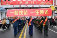 新老兵薪火相传  赓续强军报国志