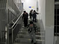 大庙乡桂坪小学开展学生宿舍夜间消防应急演练