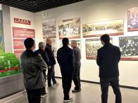 县移民服务中心开展老干部主题党日活动