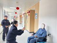 潘口派出所：便民服务零距离 上门办证解难题