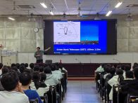 華中科技大學(xué)教授赴竹山一中開展科普講座