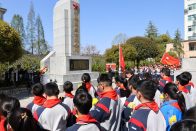 县实验小学：清明寄哀思 英烈励童心