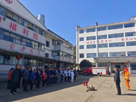 县领导到上庸镇督导养老服务工作