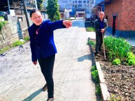  竹坪鄉(xiāng)周家灣村村民“小舍”換“大通”