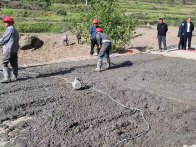 官渡鎮樓房溝村3.7公里“金葉道”鋪就鄉村振興致富路