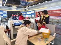 縣總工會：體檢車進產業園　健康服務暖一線