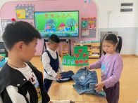 县实验幼儿园大班开展生活技能特色活动