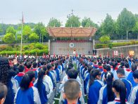 恒升小学开展“五一”劳动节主题感恩教育活动