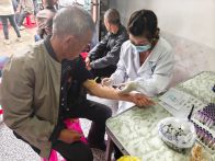 寶豐鎮(zhèn)：免費(fèi)體檢到戶  暖心服務(wù)入村