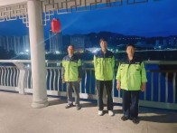 竹山三名環衛工人合力救下輕生女子