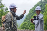 《中国国家地理》直播走进竹山探秘绿松石