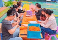 擂鼓镇中心幼儿园开展手工创作校本培训活动