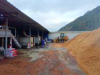 楼台乡：人勤春来早 香菇生产忙