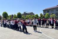 秦古小学开展小学生趣味运动会