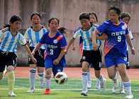 我县557名中小学生运动员参加校园足球赛