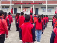 红卫小学：缅怀英烈　传唱新风