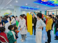 县妇幼保健院开展“世界孤独症日”公益活动