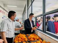 县教育局工作组检查食堂食品安全问题