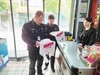 柳林市场监管所开展“限塑”专项检查